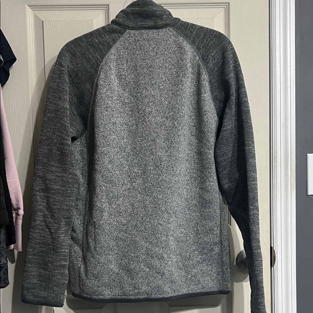 Patagonia Women’s Two-Tone Gray Zip-Up Sweater - Picture 3 of 3